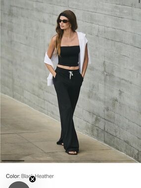 Vuori Halo Essential Wide Black Wide-Leg in Black Heather
